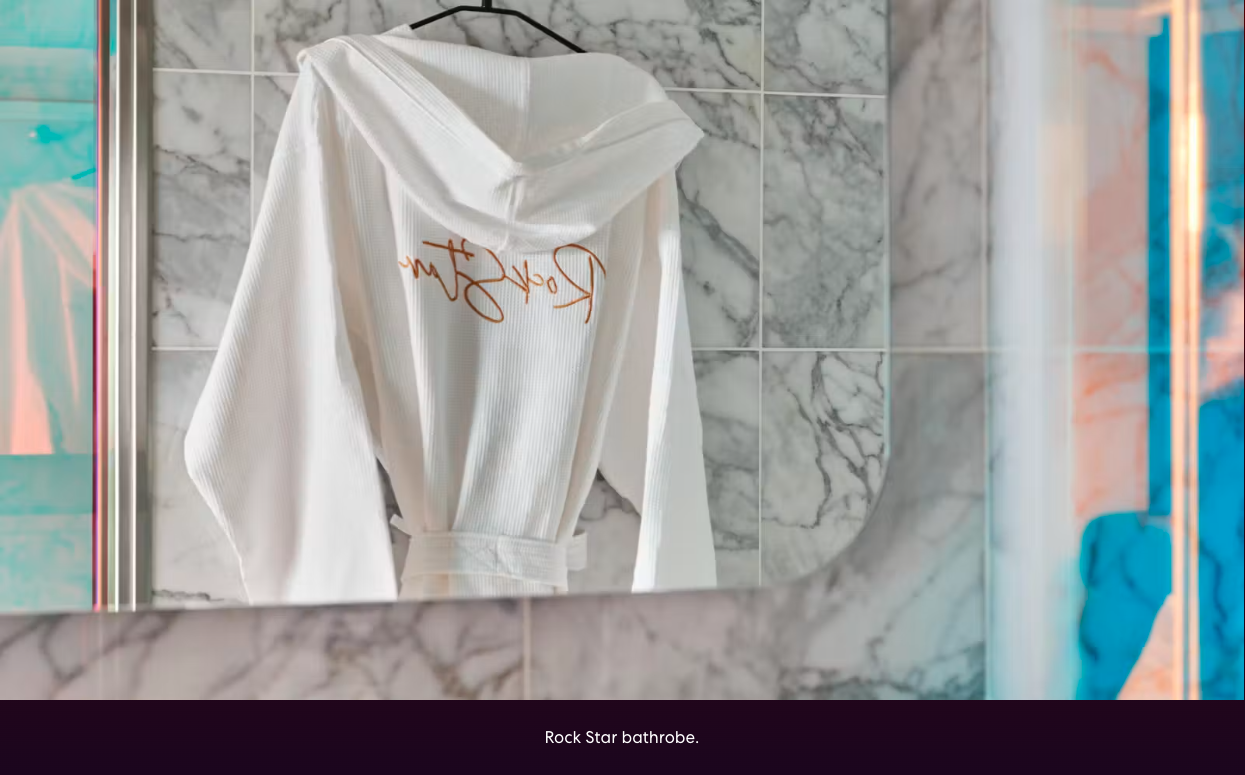 RockStar suite · bathrobe